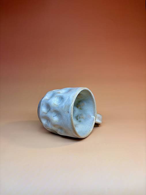 Keramický hrnček na kávu Yeti s uškom