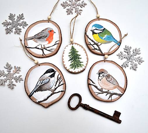 Dekorácie - Drevené ozdoby - ručne maľované - Vtáčatá - 18020938_