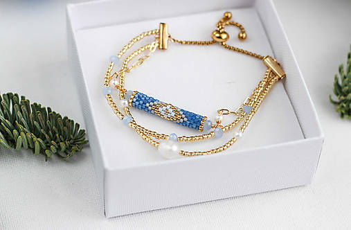 Mira (Trojitý náramok modro-zlatý s riečnymi perlami)