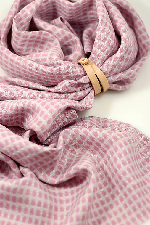 Jemná a hrejivá dámska šatka staroružovej farby zo 100% ľanu