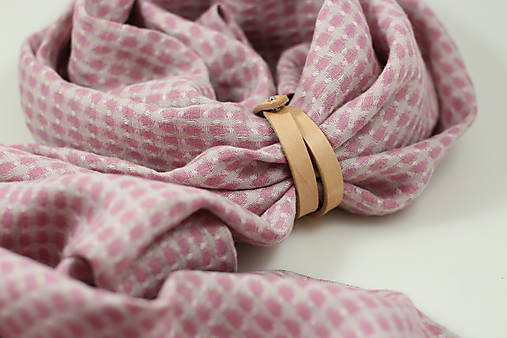 Jemná a hrejivá dámska šatka staroružovej farby zo 100% ľanu