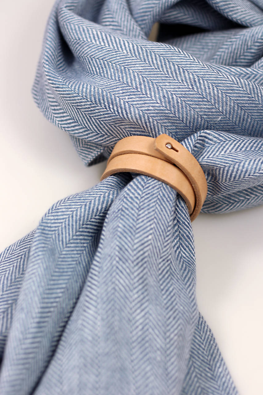 Elegantný pánsky šál z mäkkého hrejivého ľanu so vzorom "rybia kosť"