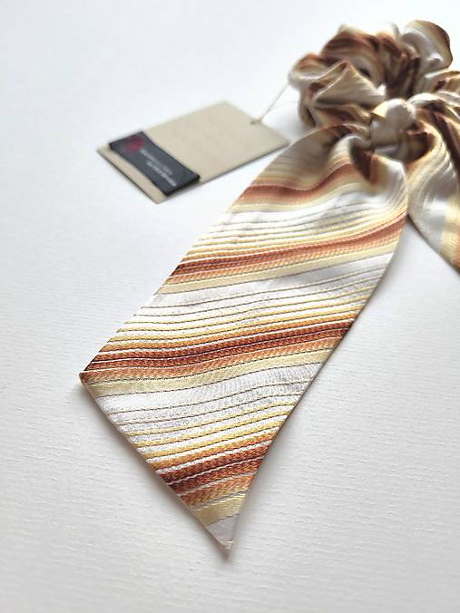 Maxi scrunchie hodvábna (smotanovo-hnedá)