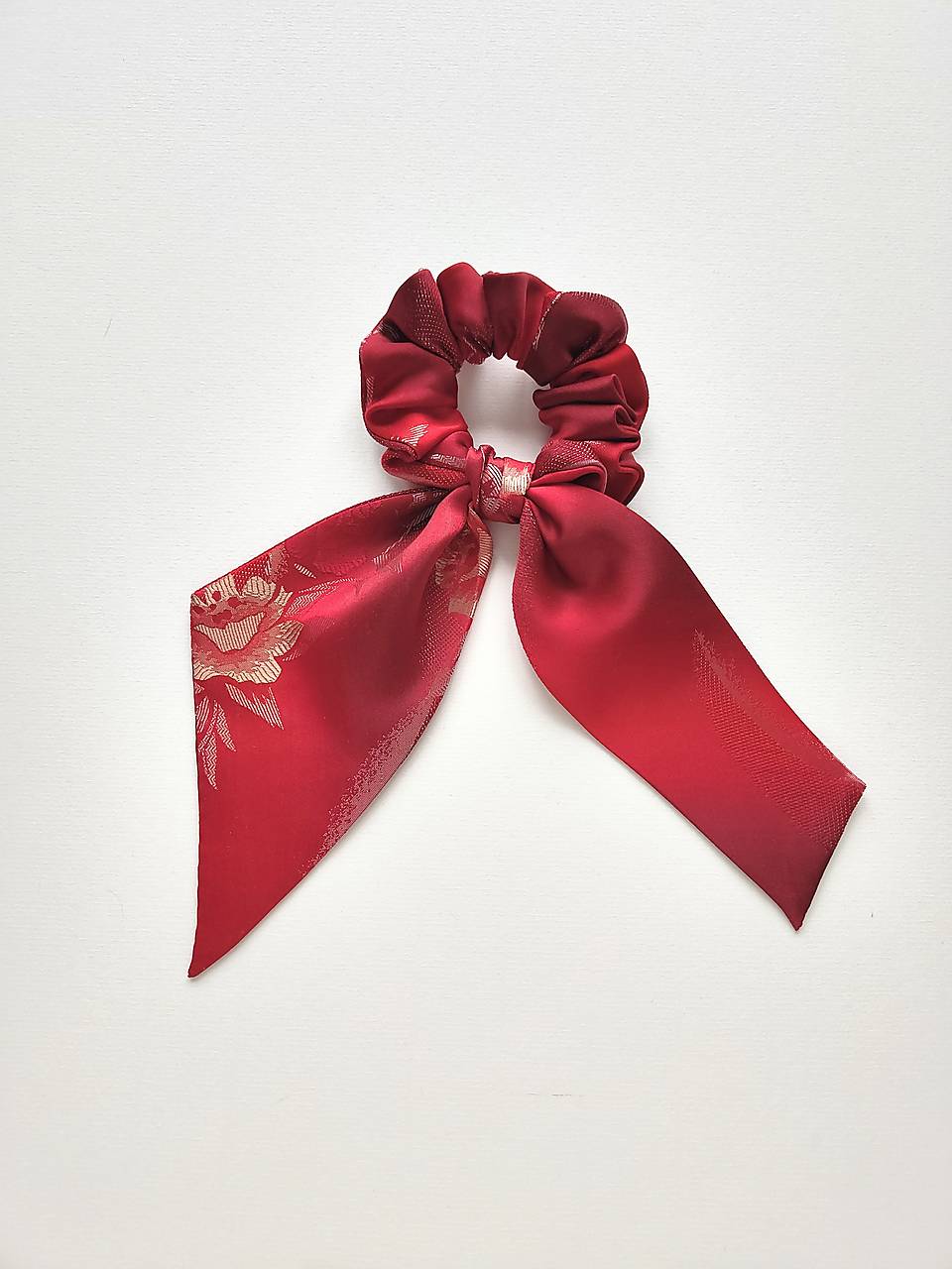 Maxi scrunchie asymetrická (Červeno-zlatá)