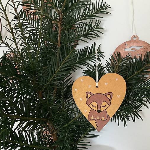 Maľované vianočné srdiečko (drevený výrez 10 cm) na špagáte (na zlatom podklade) s líškou