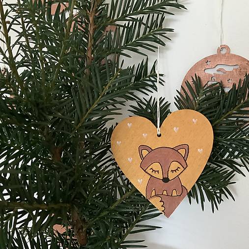 Maľované vianočné srdiečko (drevený výrez 10 cm) na špagáte (na zlatom podklade) s líškou