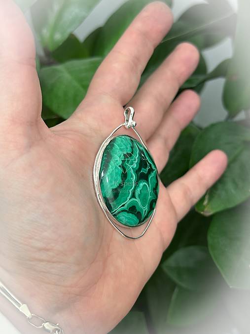 Strieborný 925/1000 prívesok s malachitom