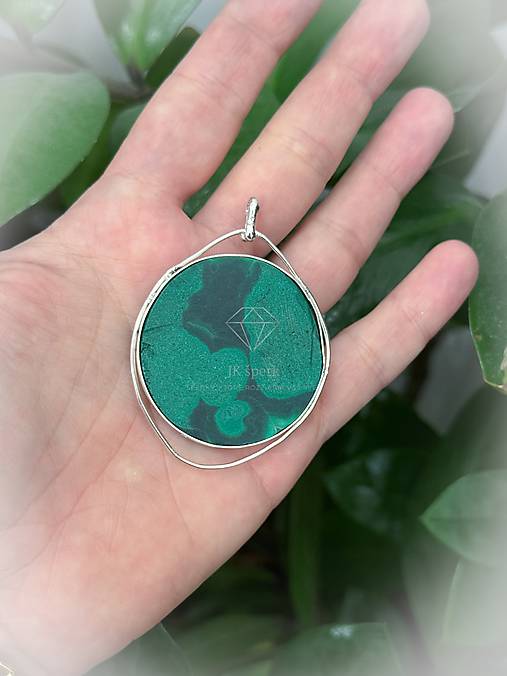Strieborný 925/1000 prívesok s malachitom