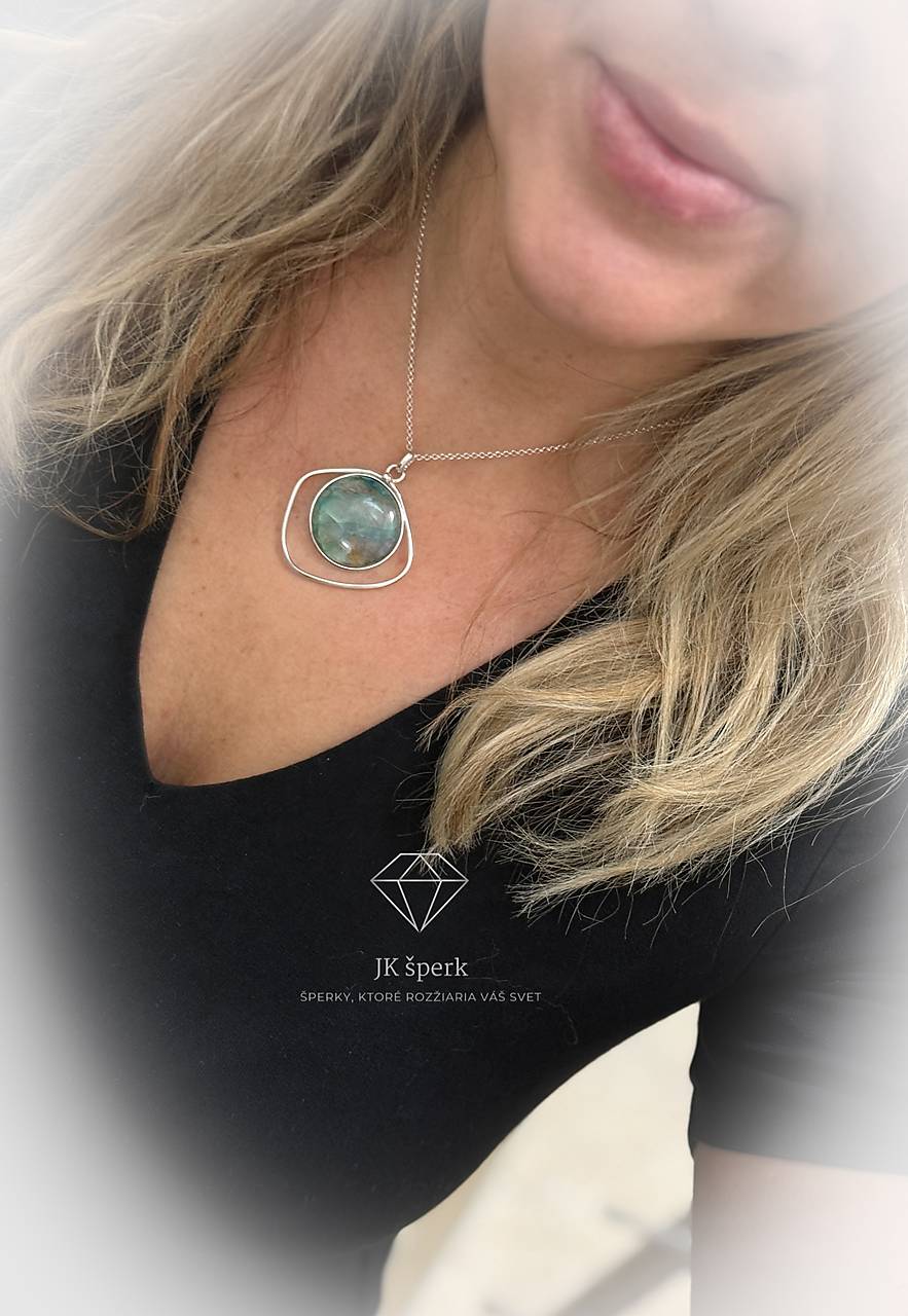 Strieborný 925/1000 prívesok so shattuckitom