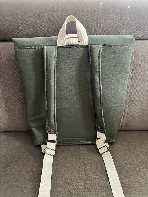 Jedinečný rolovací batoh - rolltop (10)