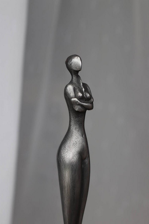 Sochy - “Tajomná”, cínová socha dievčaťa, socha kov, dekorácia - 18021898_