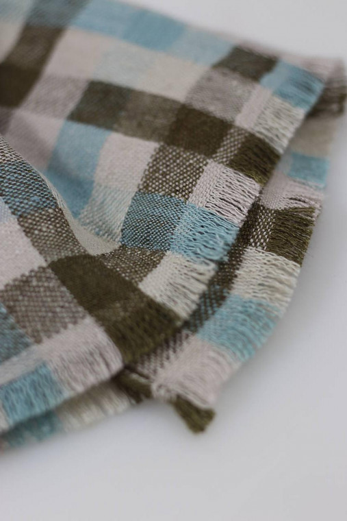 Hrejivý šál zo 100% ľanu s károvaným vzorom, elegantný darček