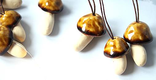 Hríbik na zavesenie