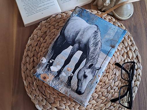 Papiernictvo - Nastavitelný obal na knihu - Koník - 18022563_