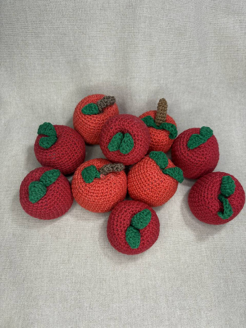 Hračky - Háčkované jabĺčka - 18022558_