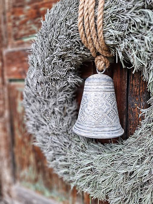 Dekorácie - Vianočný veniec z levandule (Veľký kovový zvon) - 18026386_