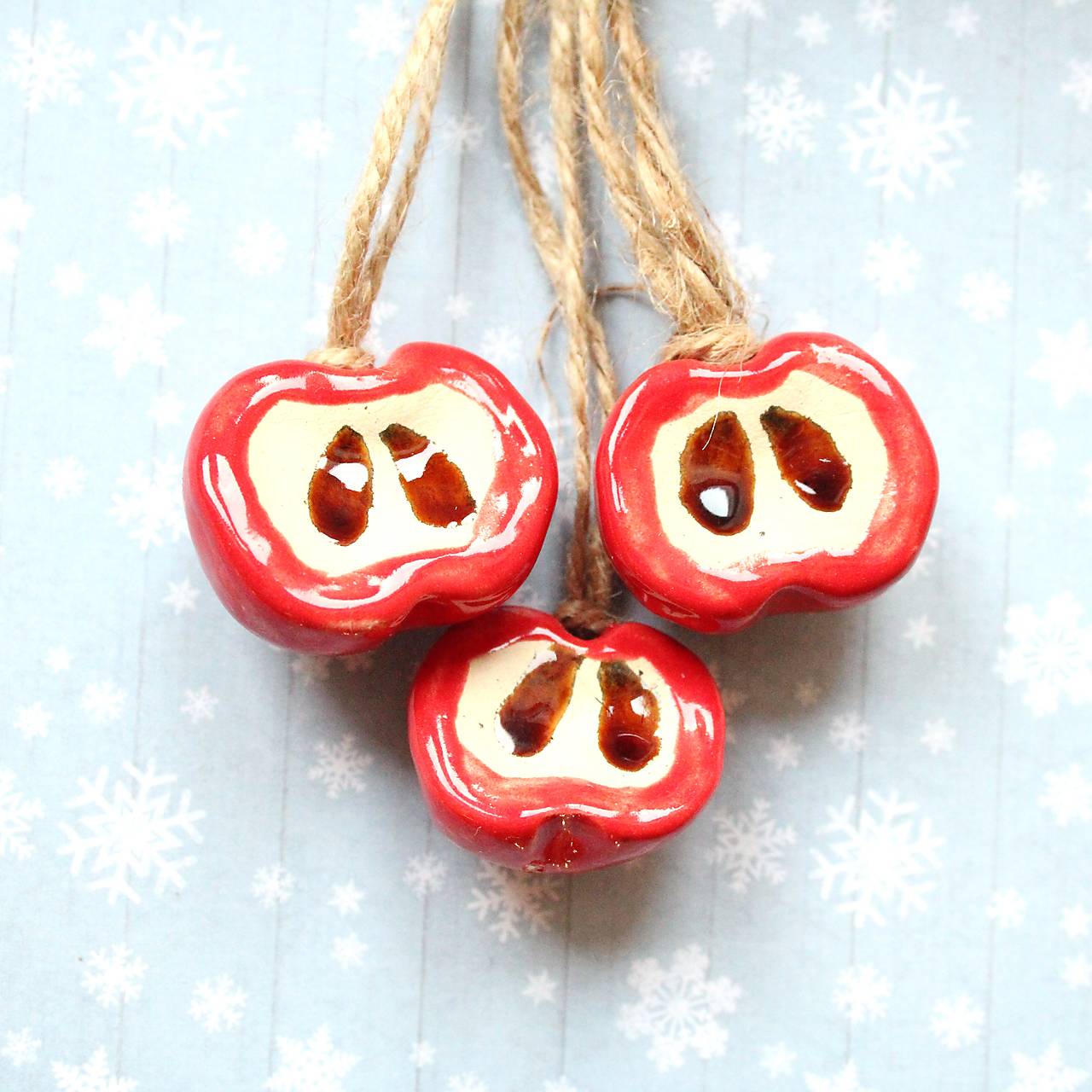 Jabĺčko na zavesenie