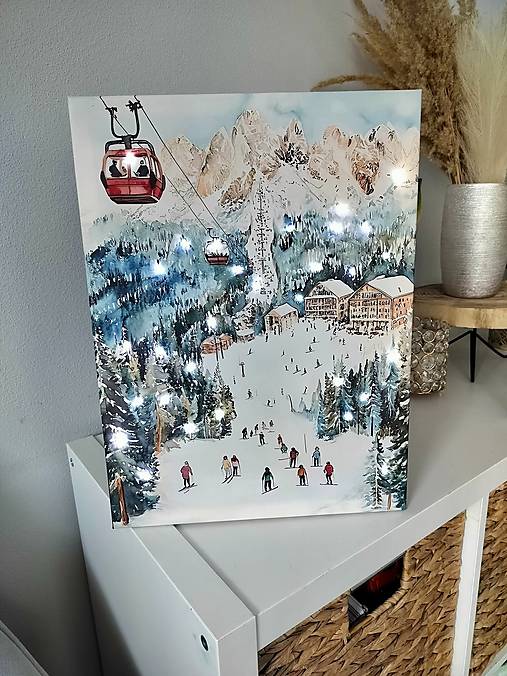 Svietiaci vianočný obraz – Hory a lanovka (40 × 30 cm)