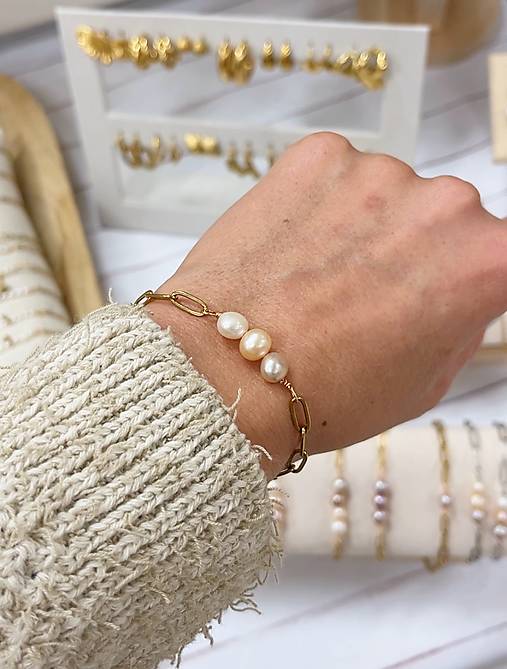 Retiazkový náramok s tricolor perlami