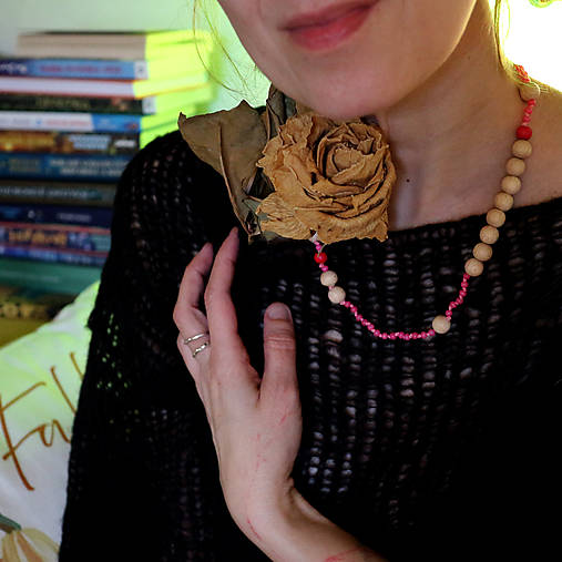 Vanilkový puding s malinami/ náhrdelník