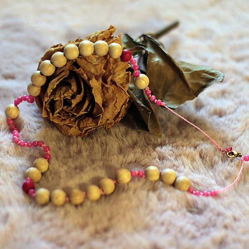 Vanilkový puding s malinami/ náhrdelník