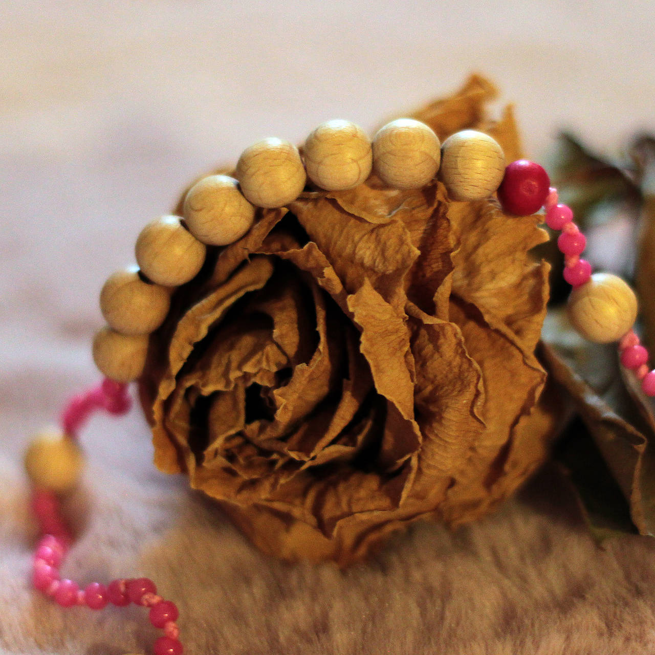 Vanilkový puding s malinami/ náhrdelník