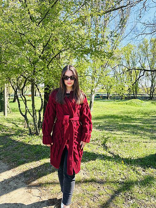 Svetre a kardigány - Luxusný sveter s 8 - višňová farba - 18030145_