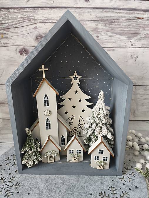 Dekorácie - Drevený svietiaci vianočný domček - 18029995_