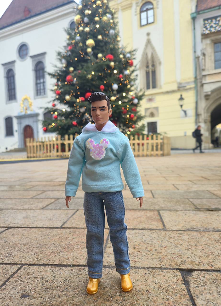 Farebná mikina pre Kena