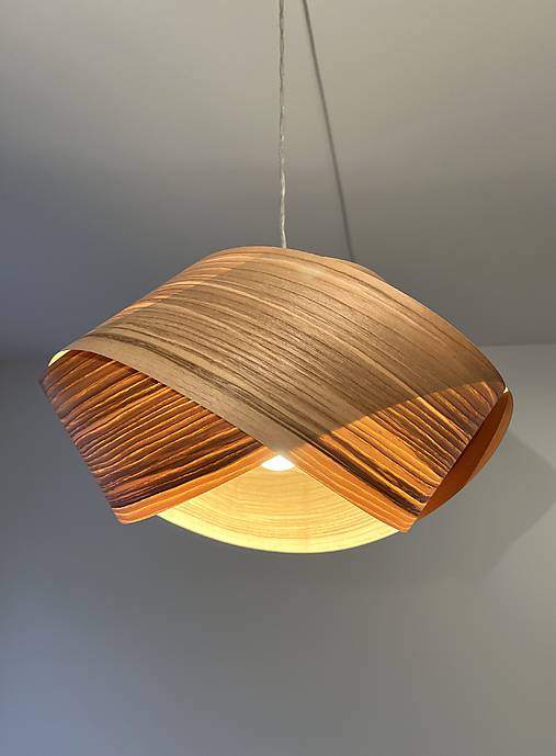 Svietidlá - Závesná lampa z Jaseňovej dyhy - 18029291_