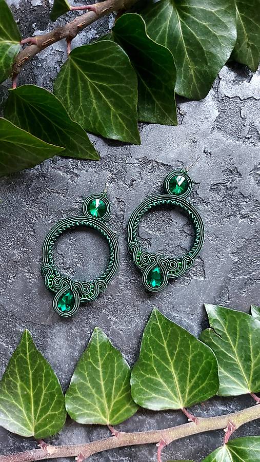 Náušnice - Šmaragdová Norah - Ručne šité šujtášové náušnice - Soutache earrings - 18031968_