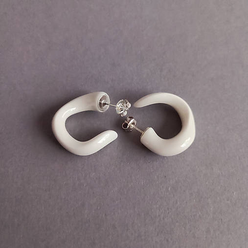 Porcelánové naušnice Alya – biele