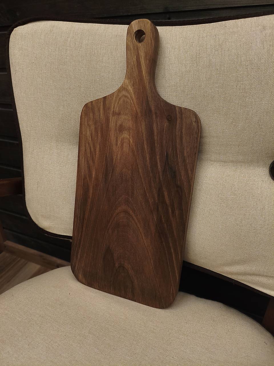 Lopár velký z čierného orechu