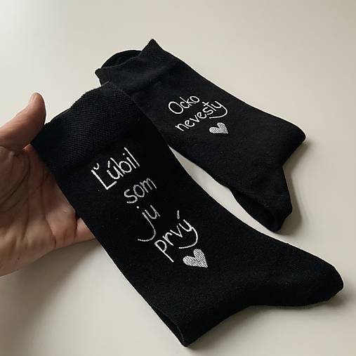 Maľované ponožky pre ocka nevesty (“Ľúbil som je prvý / Otec nevesty”)