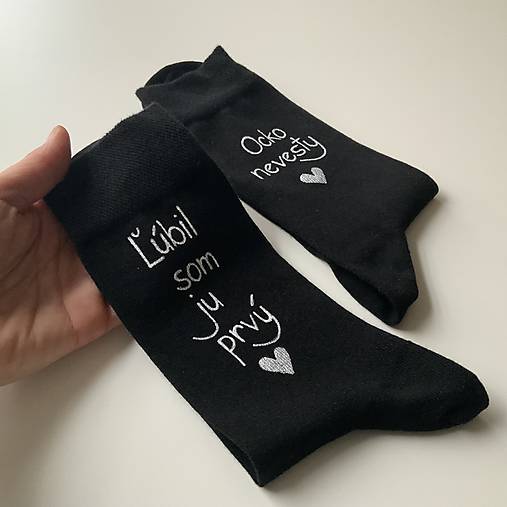 Maľované ponožky pre ocka nevesty (“Ľúbil som je prvý / Otec nevesty”)