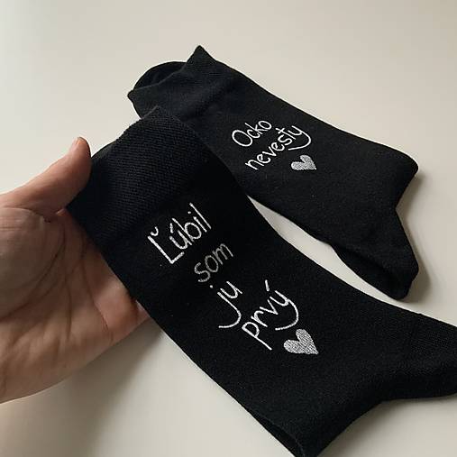 Maľované ponožky pre ocka nevesty (“Ľúbil som je prvý / Otec nevesty”)