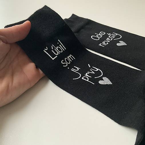 Maľované ponožky pre ocka nevesty (“Ľúbil som je prvý / Otec nevesty”)