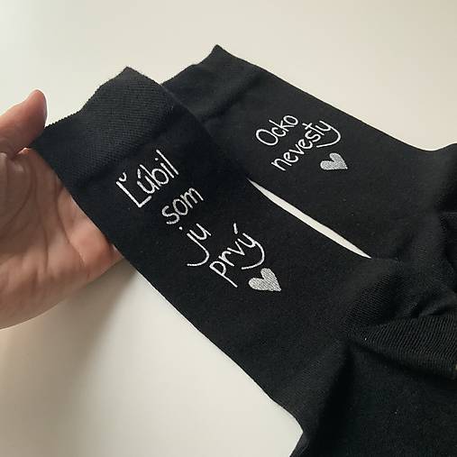 Maľované ponožky pre ocka nevesty (“Ľúbil som je prvý / Otec nevesty”)