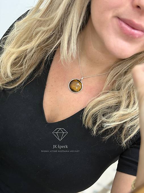 Strieborný 925/1000 prívesok s tigrím okom