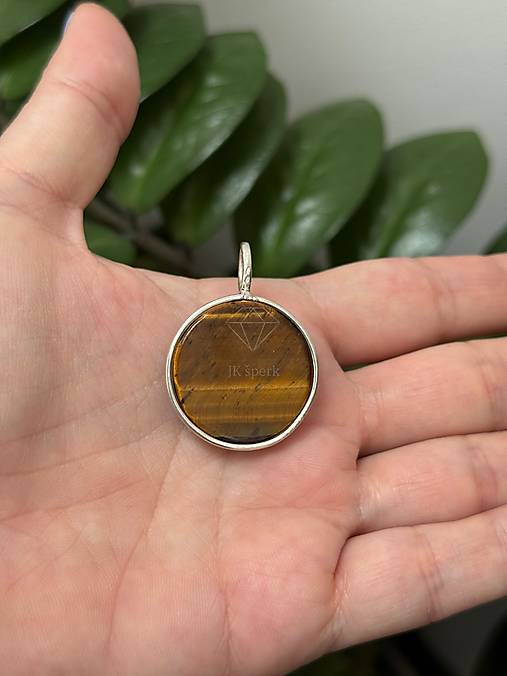 Strieborný 925/1000 prívesok s tigrím okom