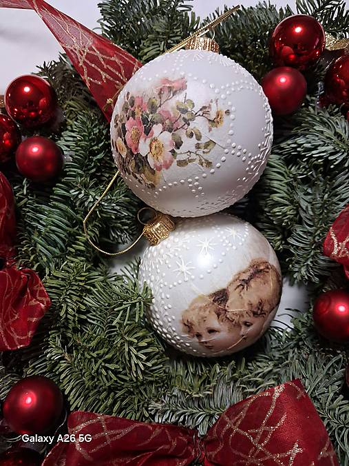 Dekorácie - Vianočné gule zdobené voskom v darčekovom balení - 18034291_