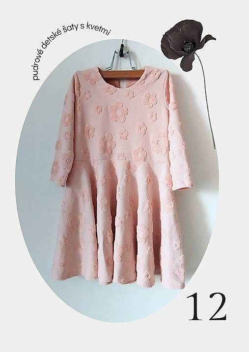 Pudrovo ružové bavlnené úpletové šaty so štruktúrovanými kvietkami