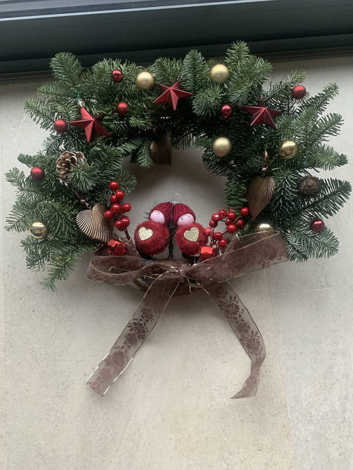 Dekorácie - Vianočný veniec na dvere - 18035377_