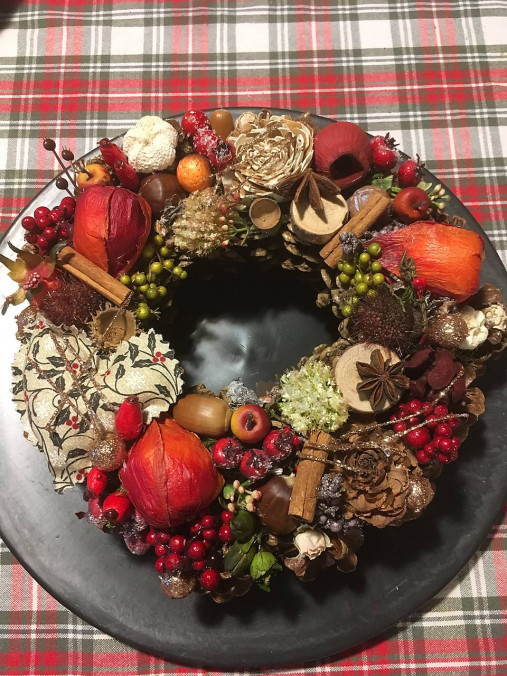 Veniec zimný s lampionmi