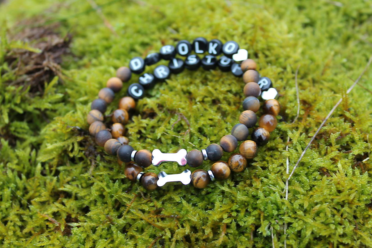 Pre majiteľov psíka _Náramok kostička