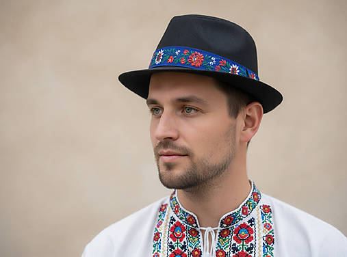 Čiapky, čelenky, klobúky - Pánsky Folklórny Klobúk s Modrou Stuhou - 18038222_