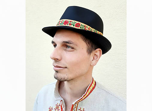 Čiapky, čelenky, klobúky - Pánsky Klobúk so Žltou Folklórnou stuhou - 18038257_