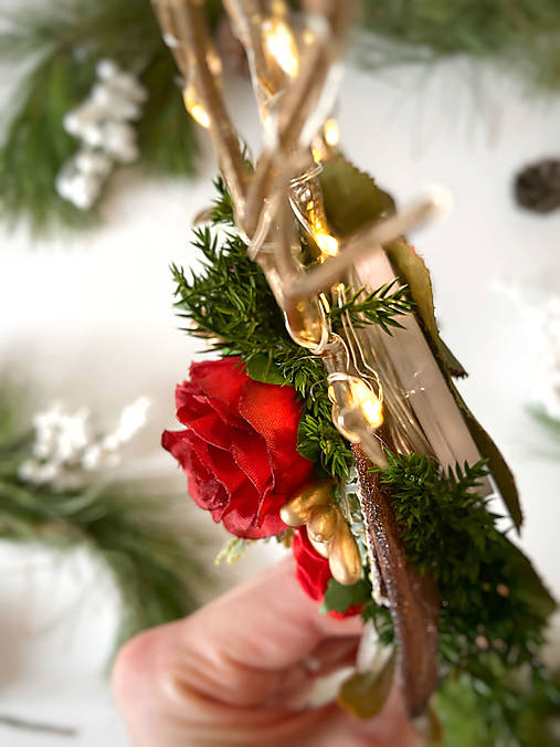 Čelenka so svetielkami "vianočná ruža"