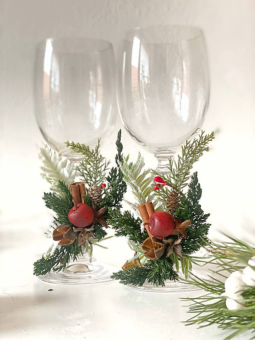 Ozdoby na poháre "mágia sviatočného lesa"