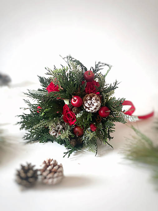Kytička (svadobná alebo dekoračná) "mágia vianočného lesa"